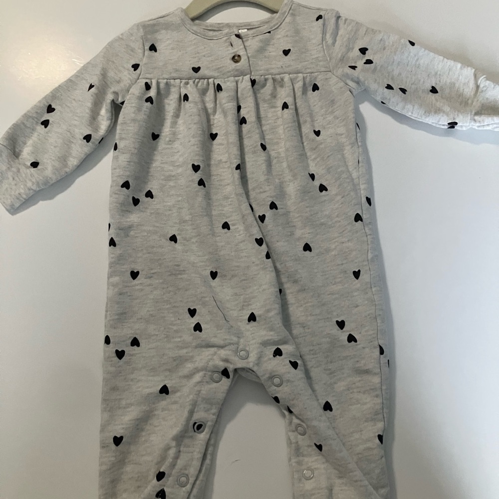 Carter's Light Gray Heart Pattern Footie